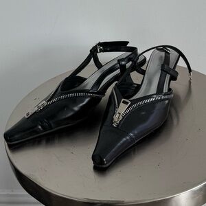 Black Women's Zippered Flats